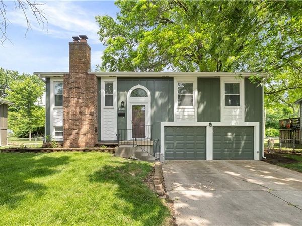 8925 Gillette Street, Lenexa, KS 66215