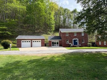 1010 Mays Branch Road, Prestonsburg, KY 41653