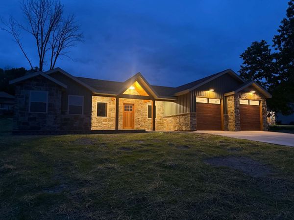 201 Juniper Avenue , Cabool, MO 65689