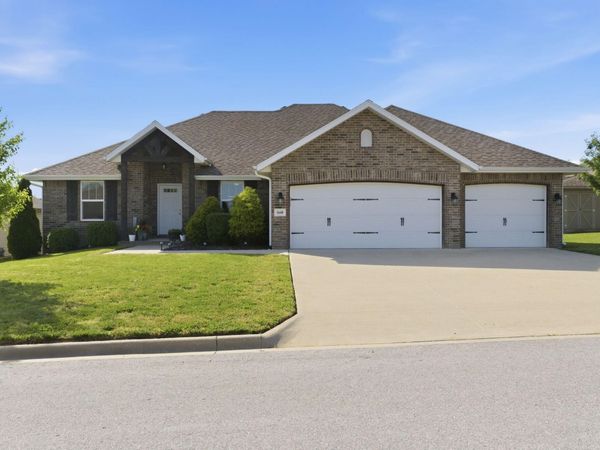 1648 N Pinnacle Avenue , Nixa, MO 65714