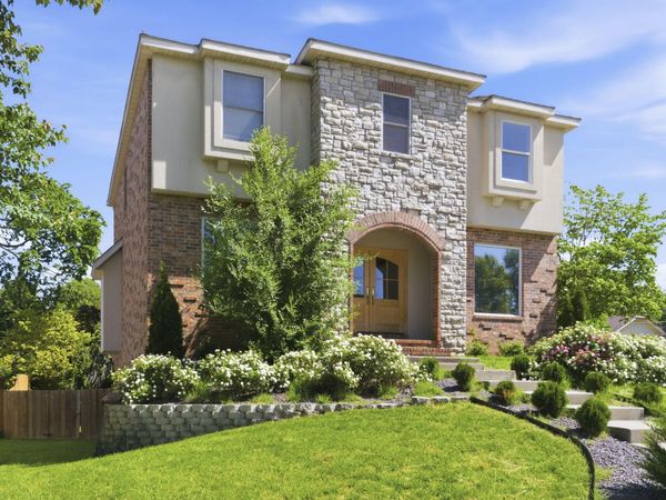 903 E Gaslight Drive , Springfield, MO 65810