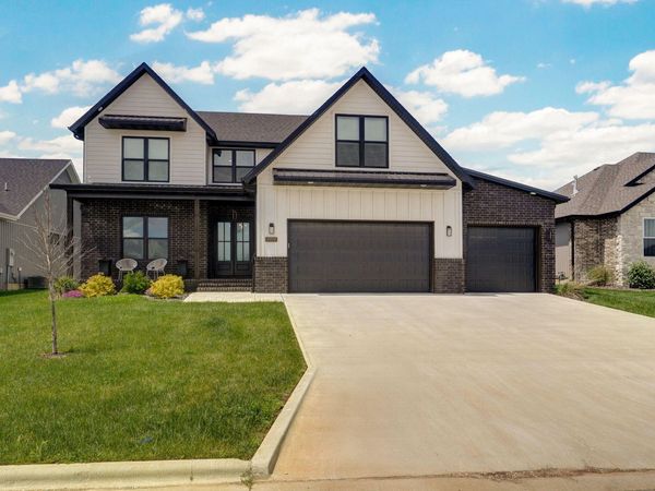 4911 S Burrows Avenue , Springfield, MO 65810