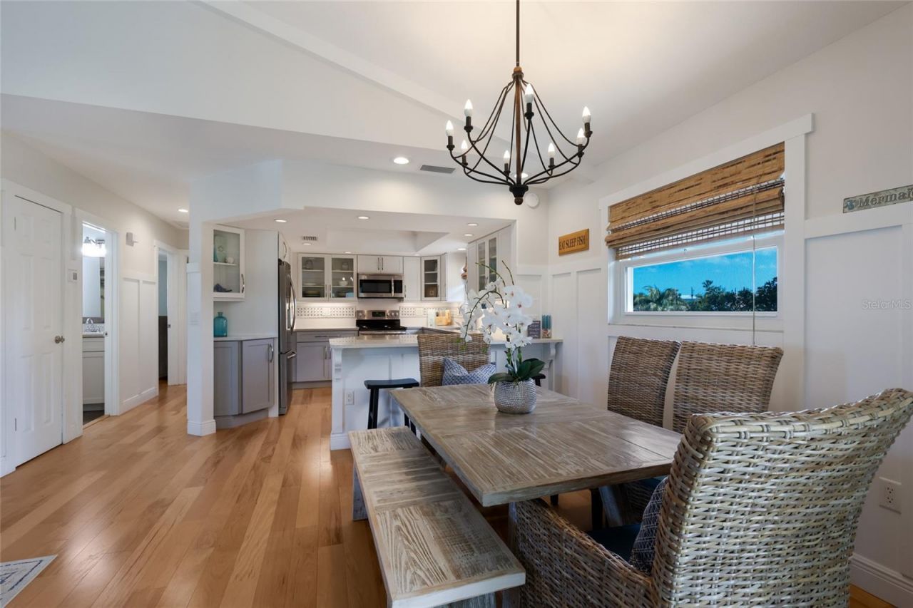 221 85th Street, Holmes Beach, FL 34217 Photo