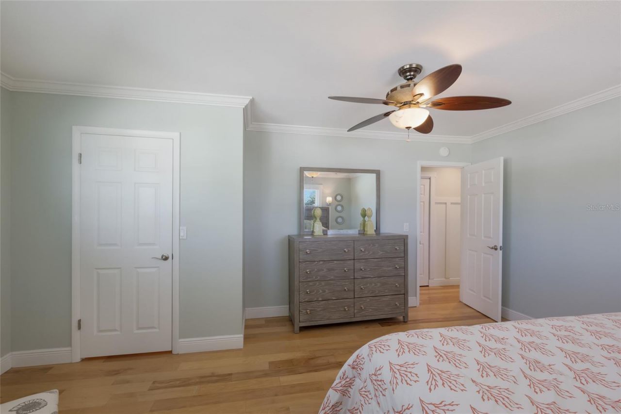 221 85th Street, Holmes Beach, FL 34217 Photo
