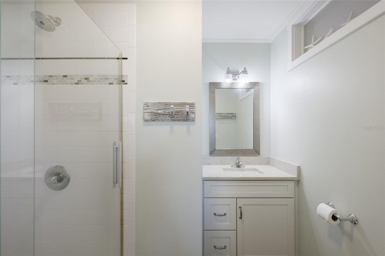 221 85th Street, Holmes Beach, FL 34217 Photo