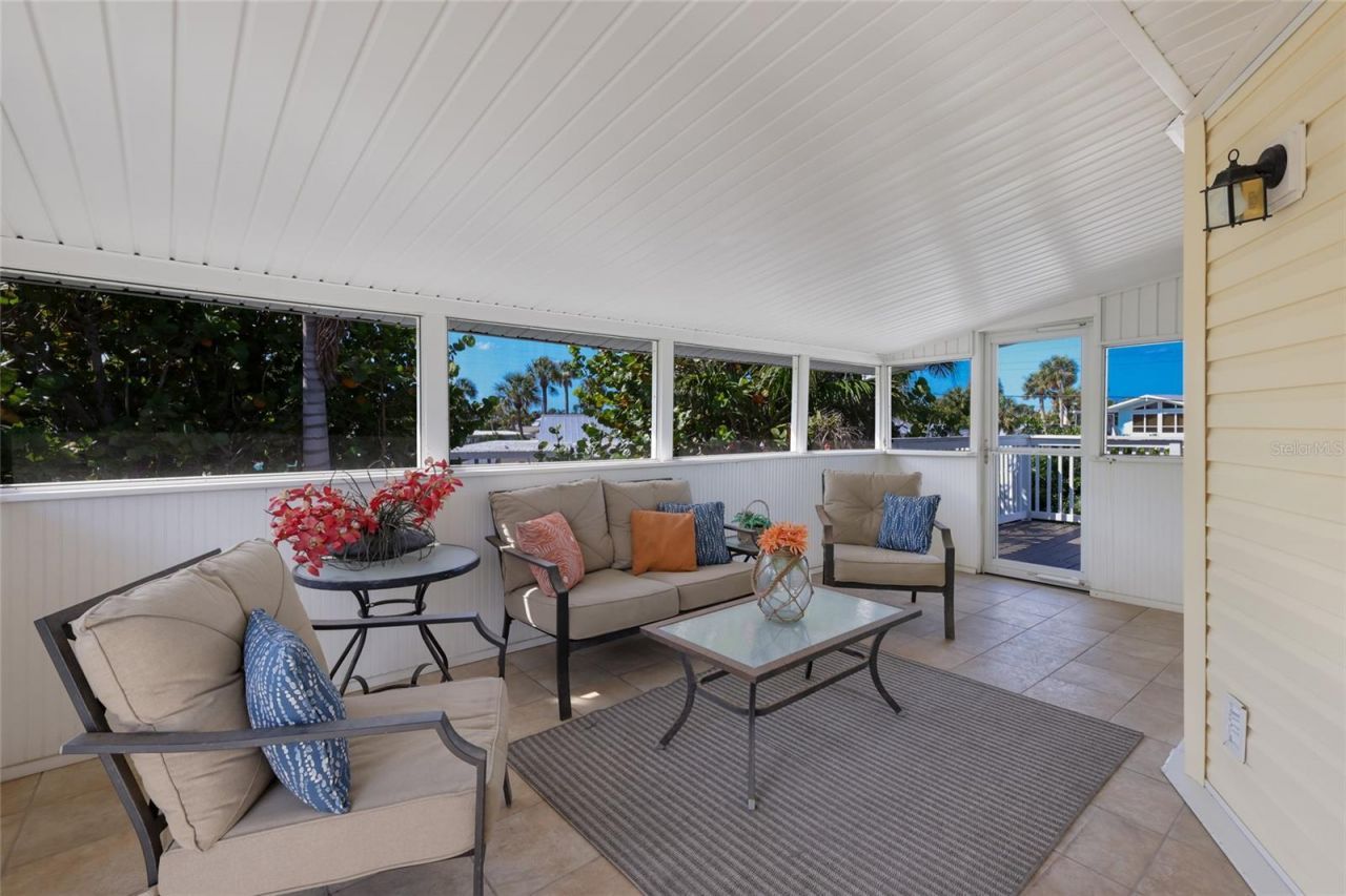 221 85th Street, Holmes Beach, FL 34217 Photo