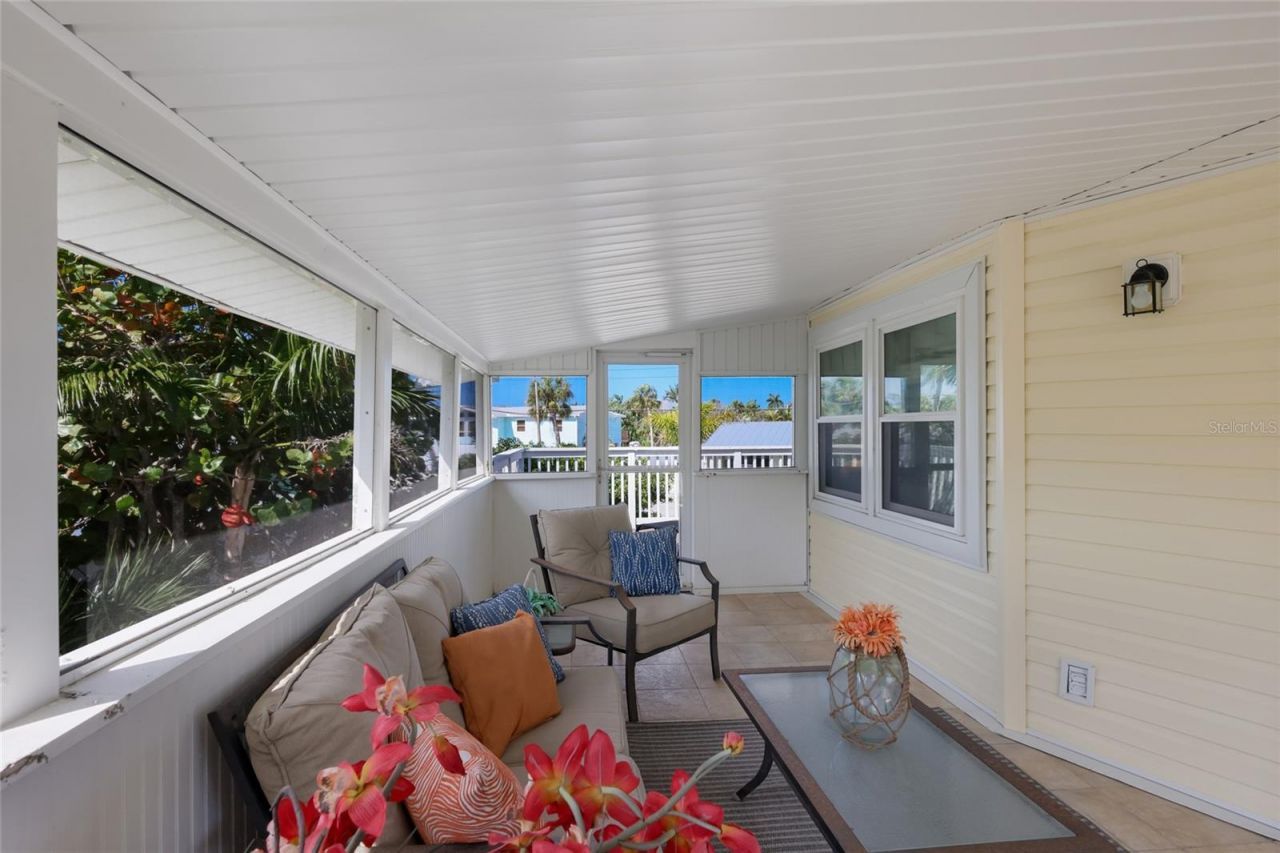 221 85th Street, Holmes Beach, FL 34217 Photo