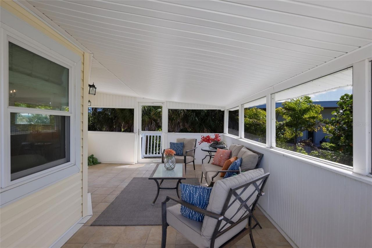 221 85th Street, Holmes Beach, FL 34217 Photo