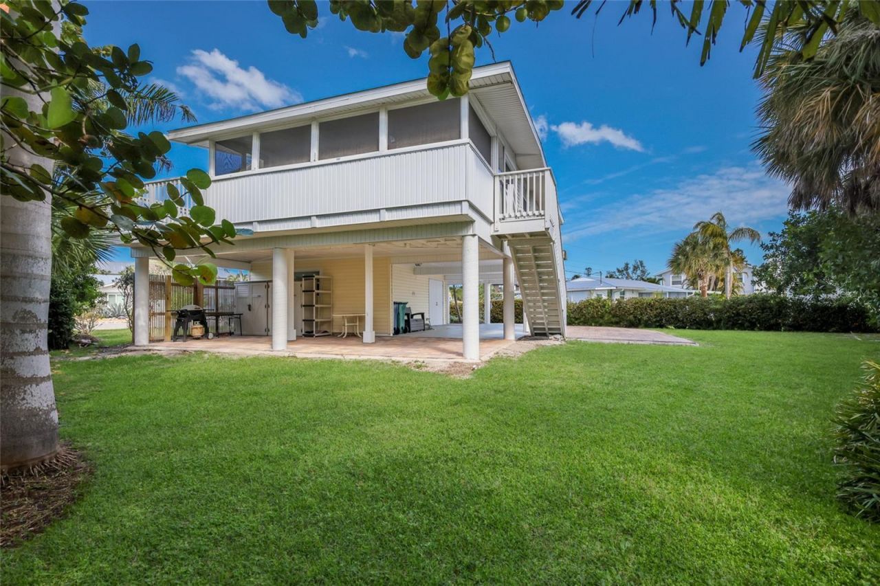 221 85th Street, Holmes Beach, FL 34217 Photo