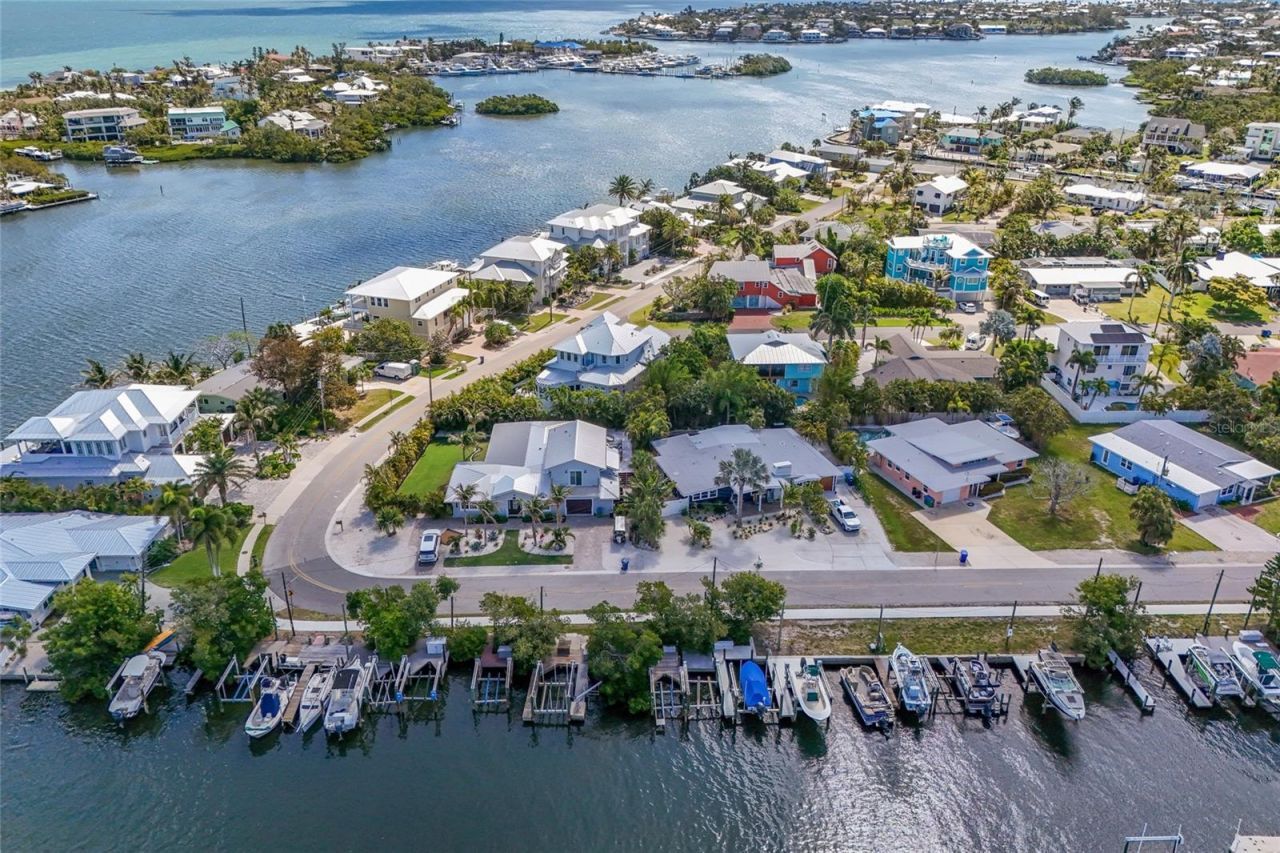 221 85th Street, Holmes Beach, FL 34217 Photo