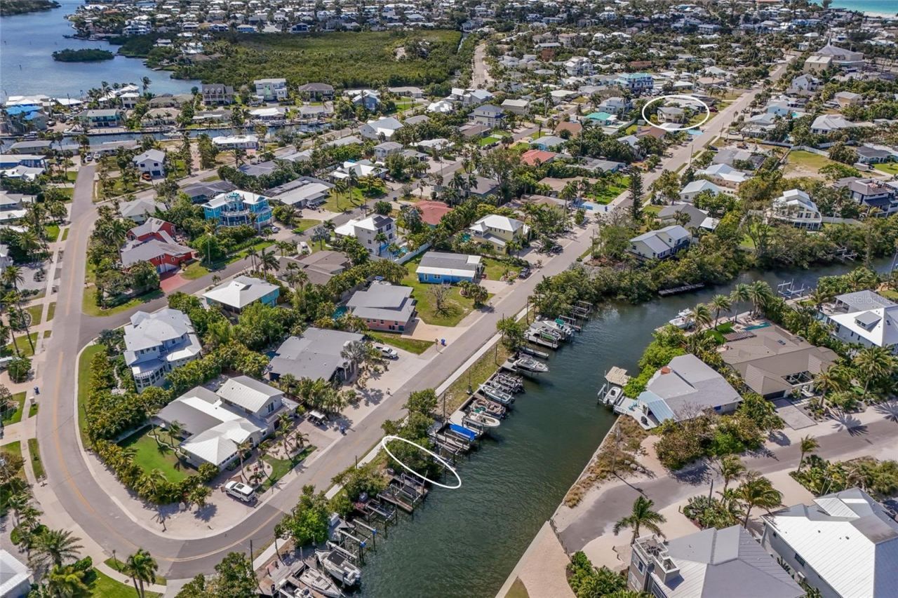 221 85th Street, Holmes Beach, FL 34217 Photo