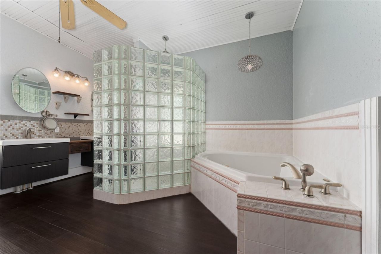 815 Lake Jessie Drive, Winter Haven, FL 33881 Photo