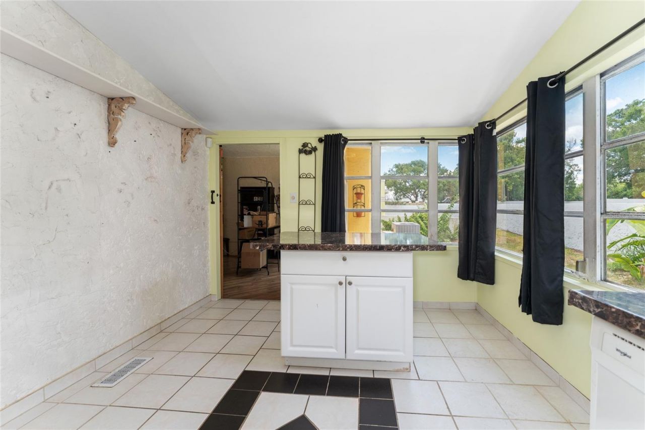 815 Lake Jessie Drive, Winter Haven, FL 33881 Photo