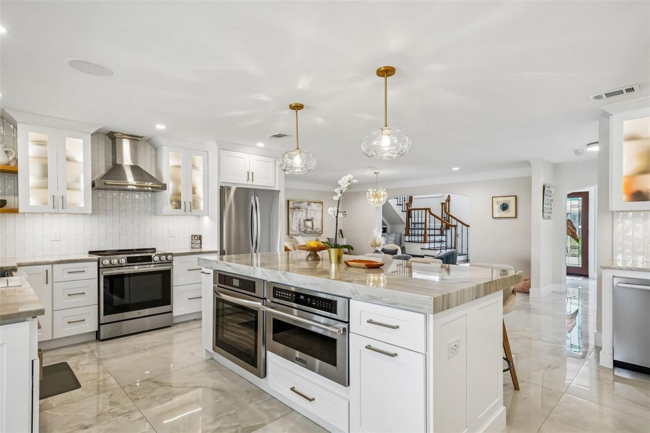 2032 Massachusetts Avenue Ne, Saint Petersburg, FL 33703 Photo