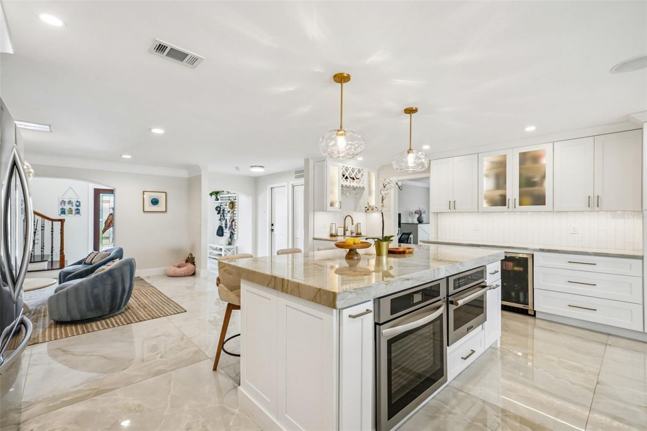 2032 Massachusetts Avenue Ne, Saint Petersburg, FL 33703 Photo