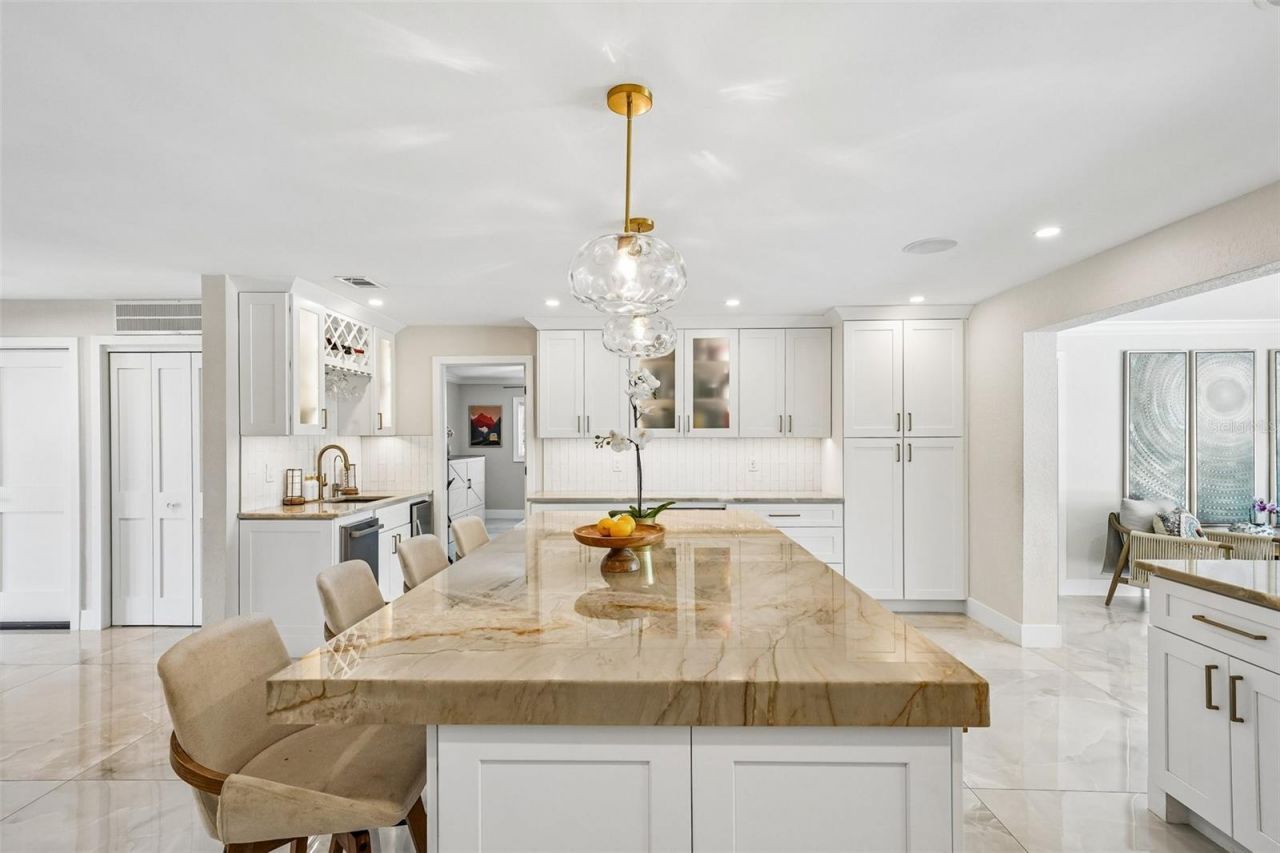 2032 Massachusetts Avenue Ne, Saint Petersburg, FL 33703 Photo