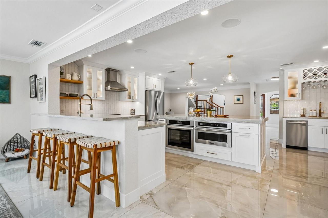 2032 Massachusetts Avenue Ne, Saint Petersburg, FL 33703 Photo