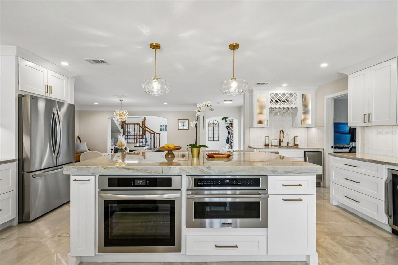 2032 Massachusetts Avenue Ne, Saint Petersburg, FL 33703 Photo
