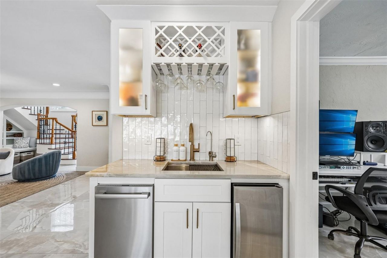 2032 Massachusetts Avenue Ne, Saint Petersburg, FL 33703 Photo