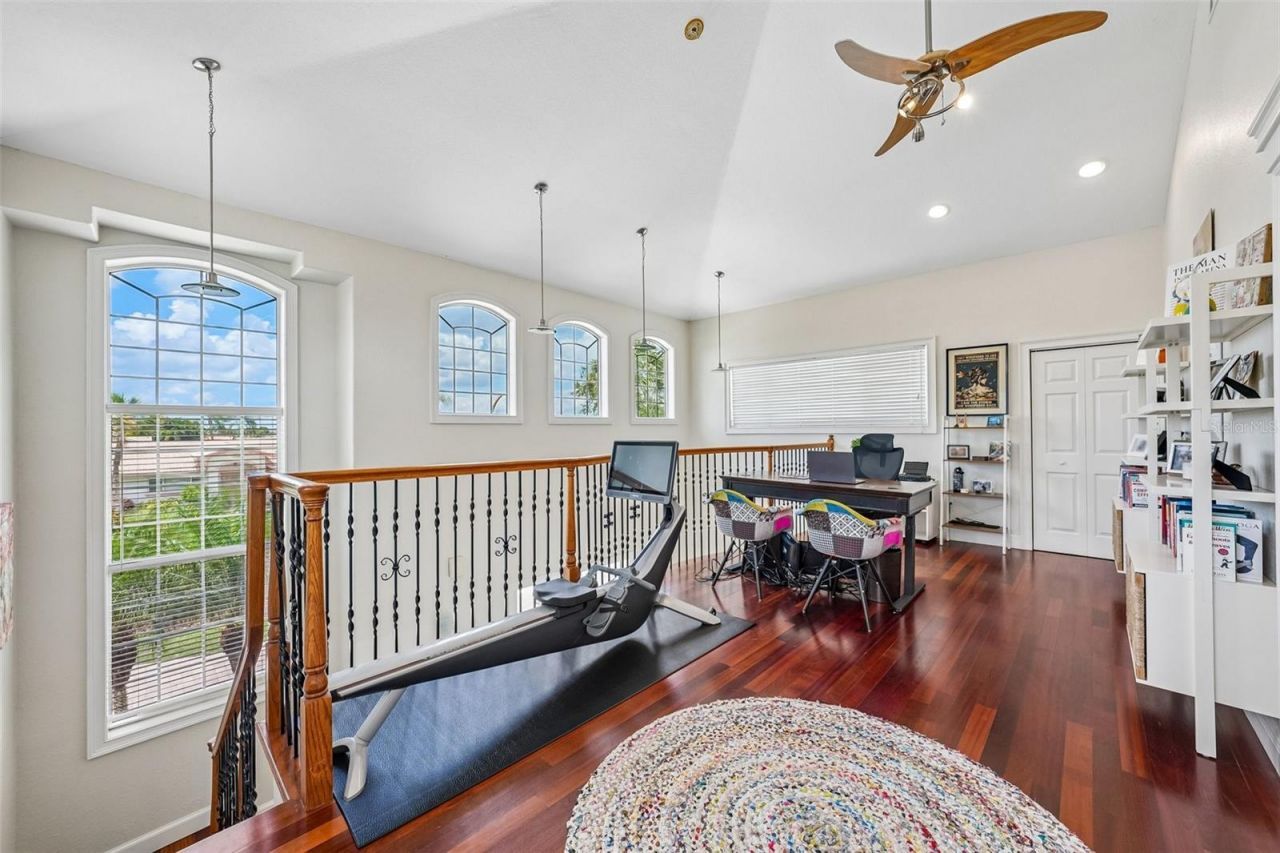 2032 Massachusetts Avenue Ne, Saint Petersburg, FL 33703 Photo