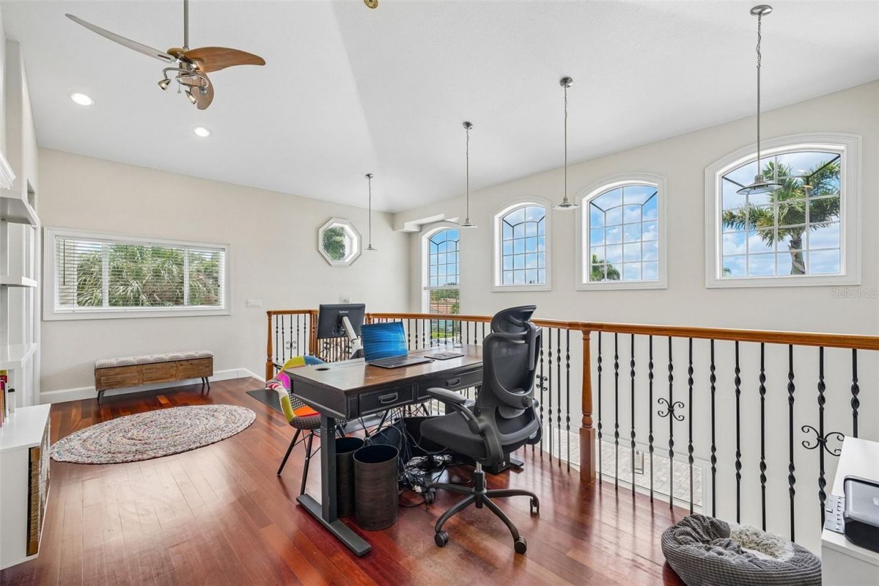 2032 Massachusetts Avenue Ne, Saint Petersburg, FL 33703 Photo