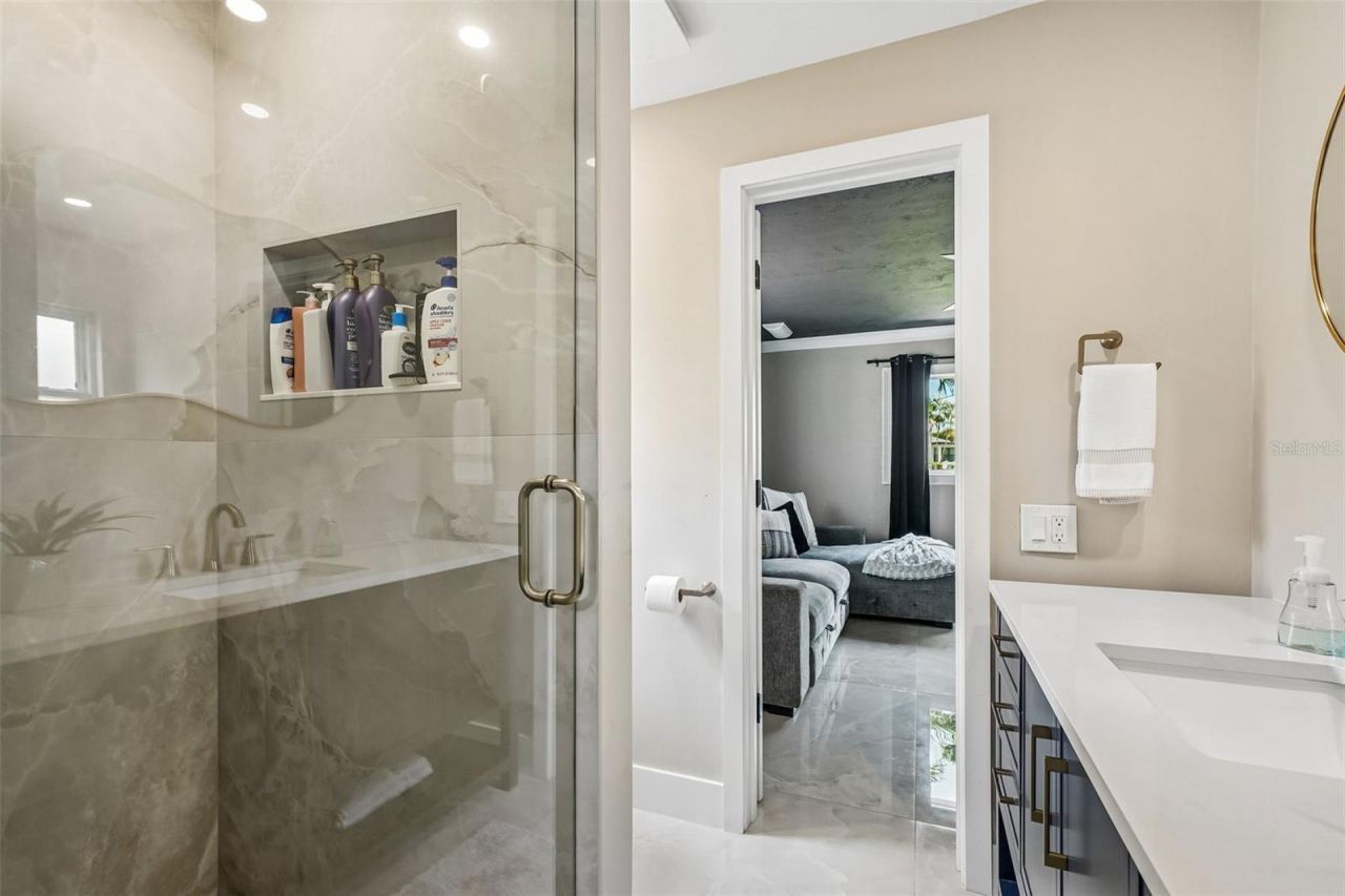 2032 Massachusetts Avenue Ne, Saint Petersburg, FL 33703 Photo