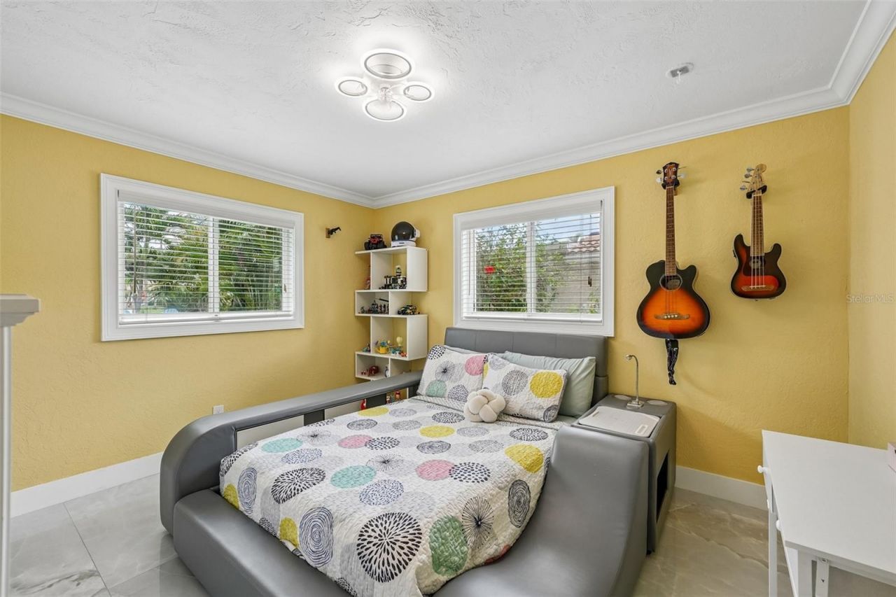 2032 Massachusetts Avenue Ne, Saint Petersburg, FL 33703 Photo