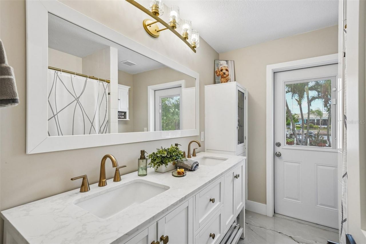 2032 Massachusetts Avenue Ne, Saint Petersburg, FL 33703 Photo