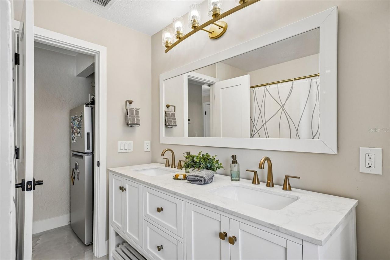 2032 Massachusetts Avenue Ne, Saint Petersburg, FL 33703 Photo