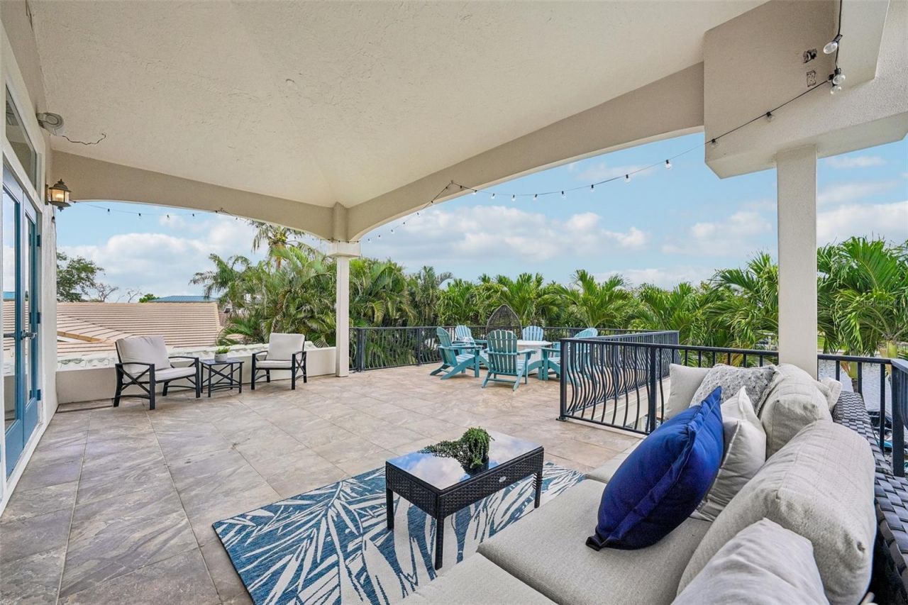 2032 Massachusetts Avenue Ne, Saint Petersburg, FL 33703 Photo