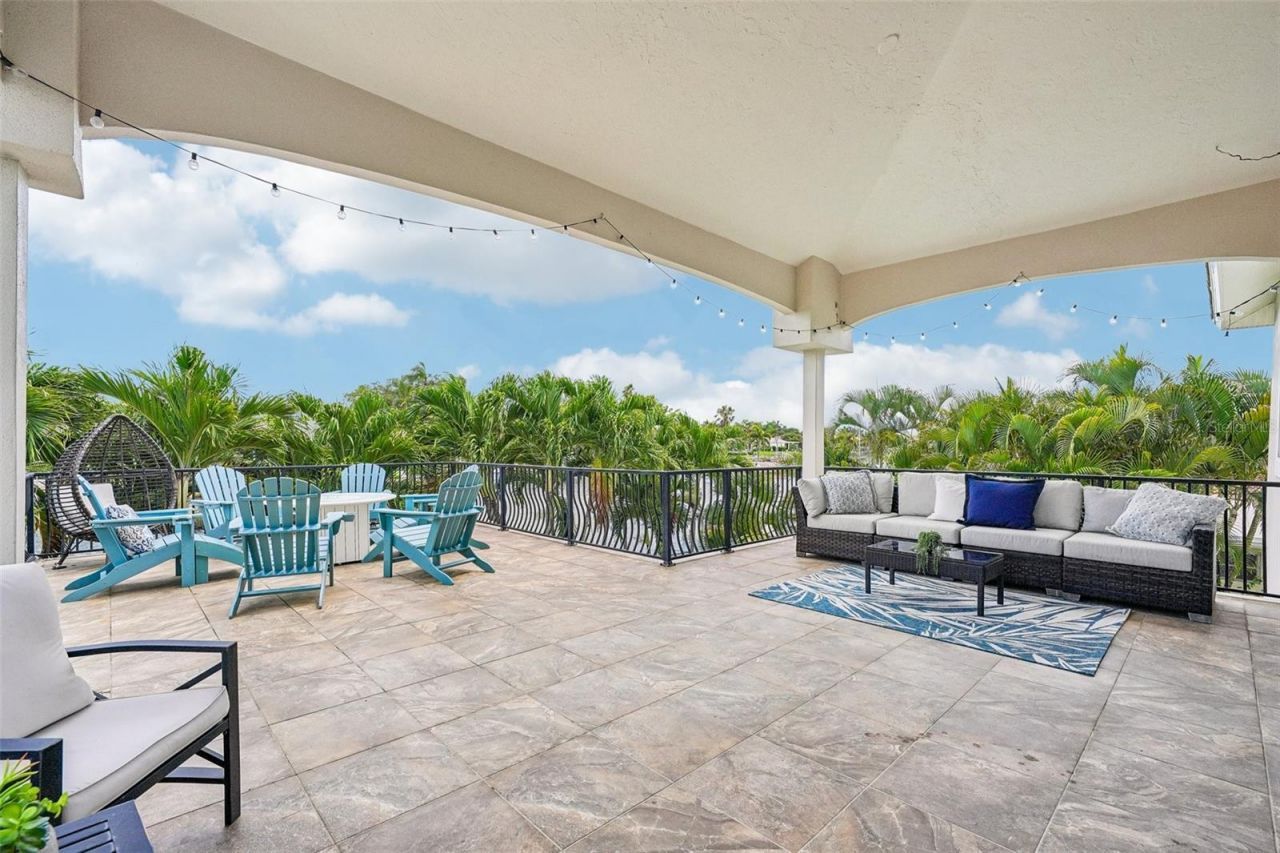 2032 Massachusetts Avenue Ne, Saint Petersburg, FL 33703 Photo