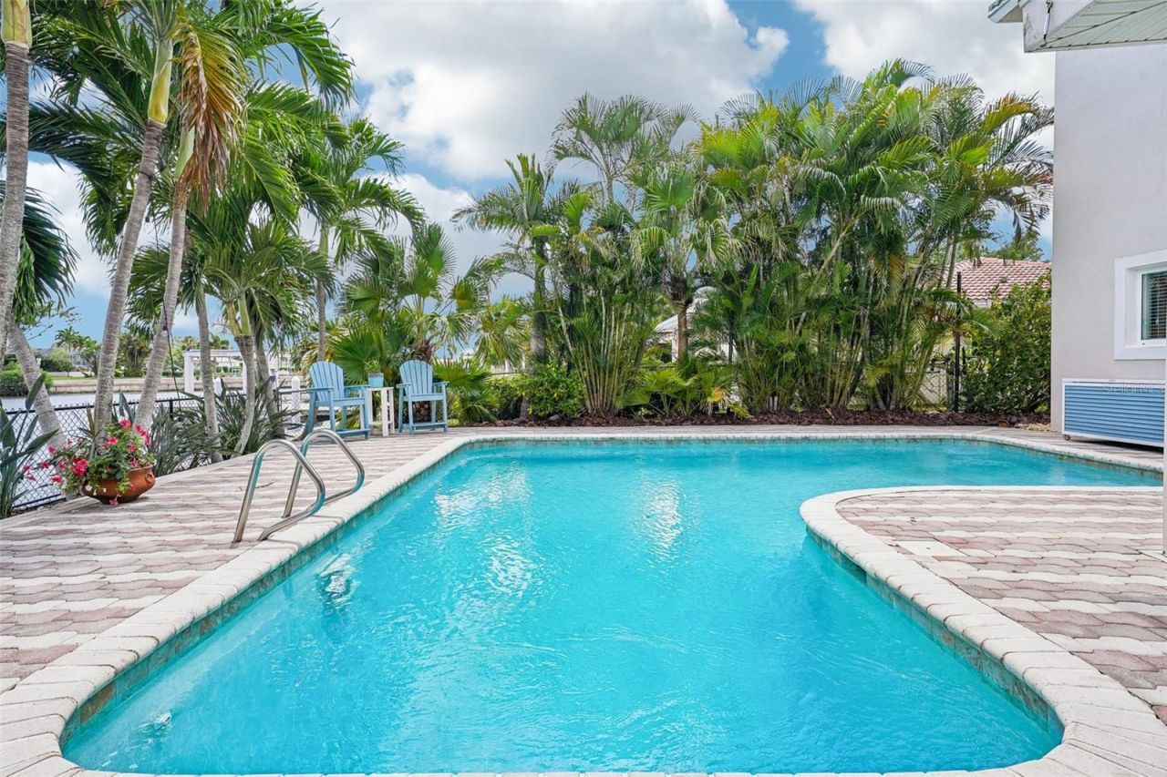 2032 Massachusetts Avenue Ne, Saint Petersburg, FL 33703 Photo