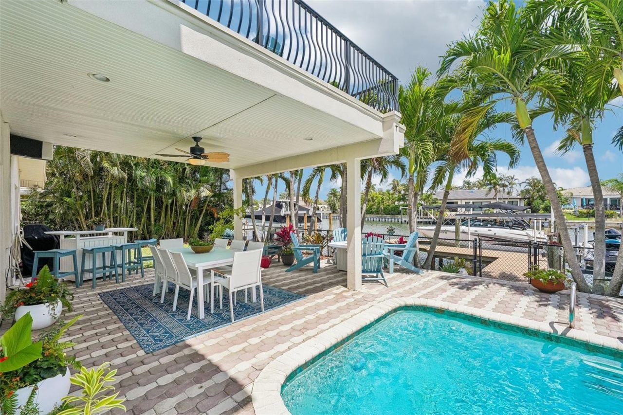 2032 Massachusetts Avenue Ne, Saint Petersburg, FL 33703 Photo