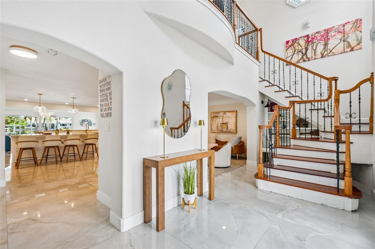 2032 Massachusetts Avenue Ne, Saint Petersburg, FL 33703 Photo