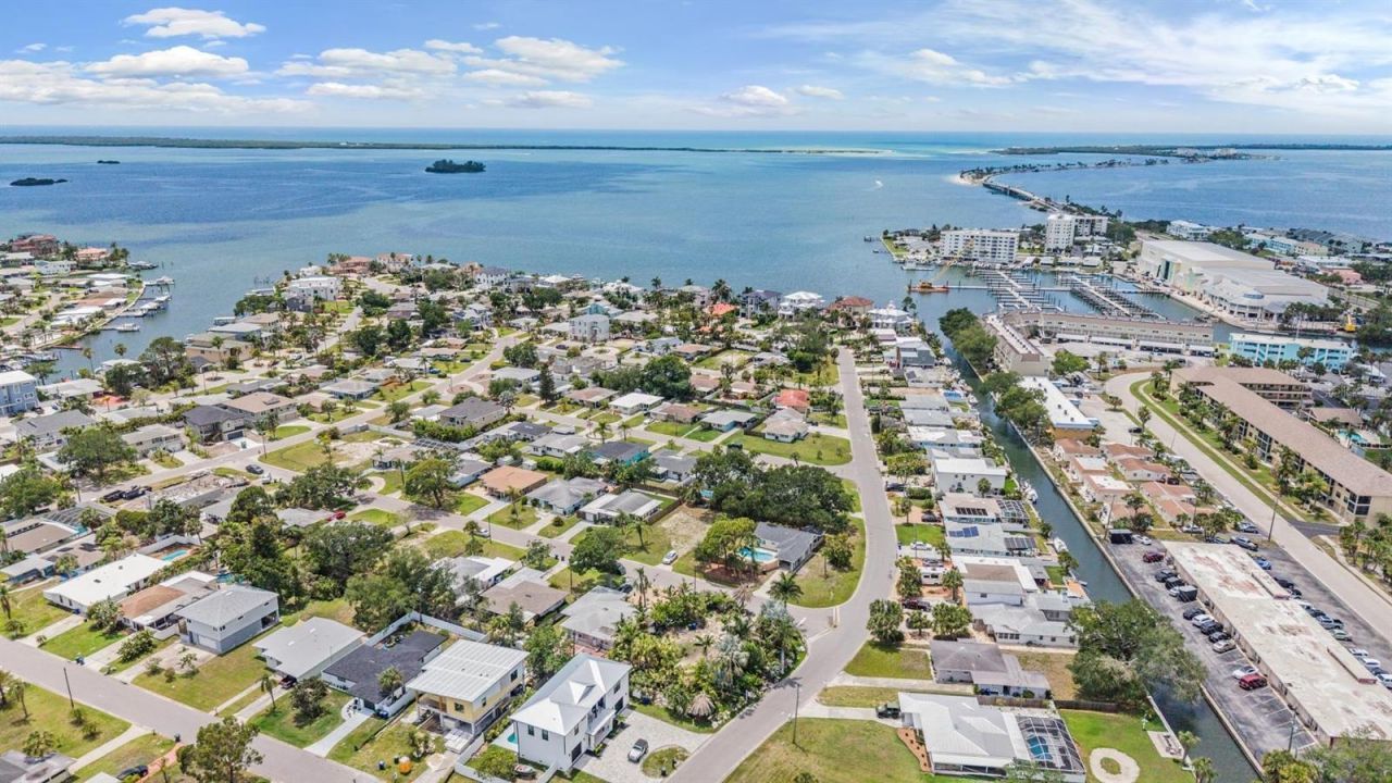 591 Baywood Drive N, Dunedin, FL 34698 Photo