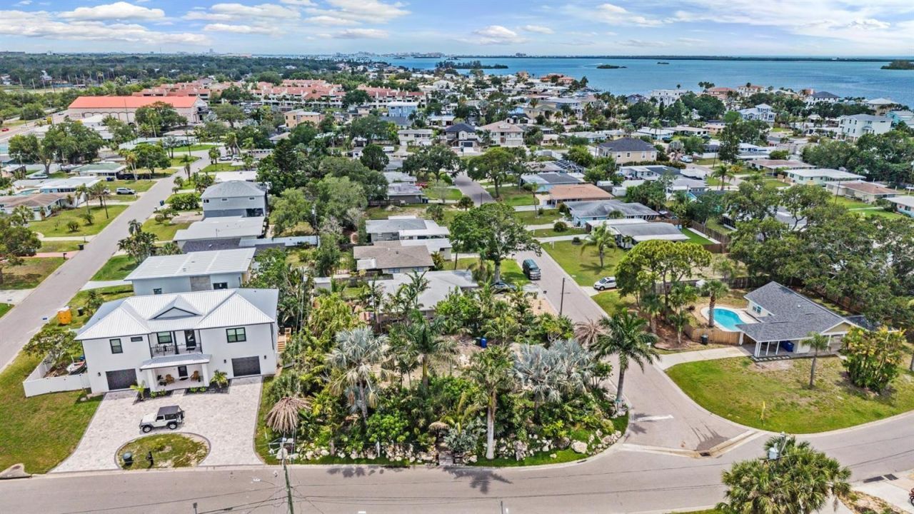 591 Baywood Drive N, Dunedin, FL 34698 Photo