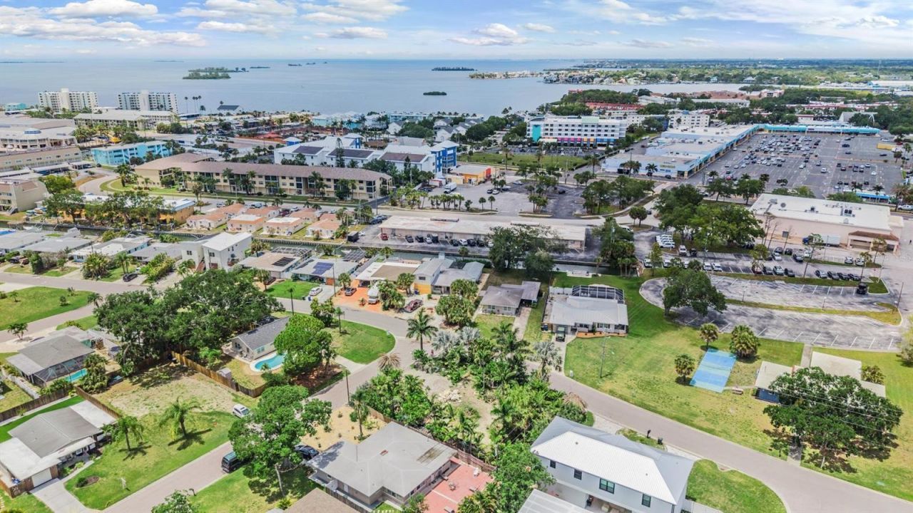 591 Baywood Drive N, Dunedin, FL 34698 Photo