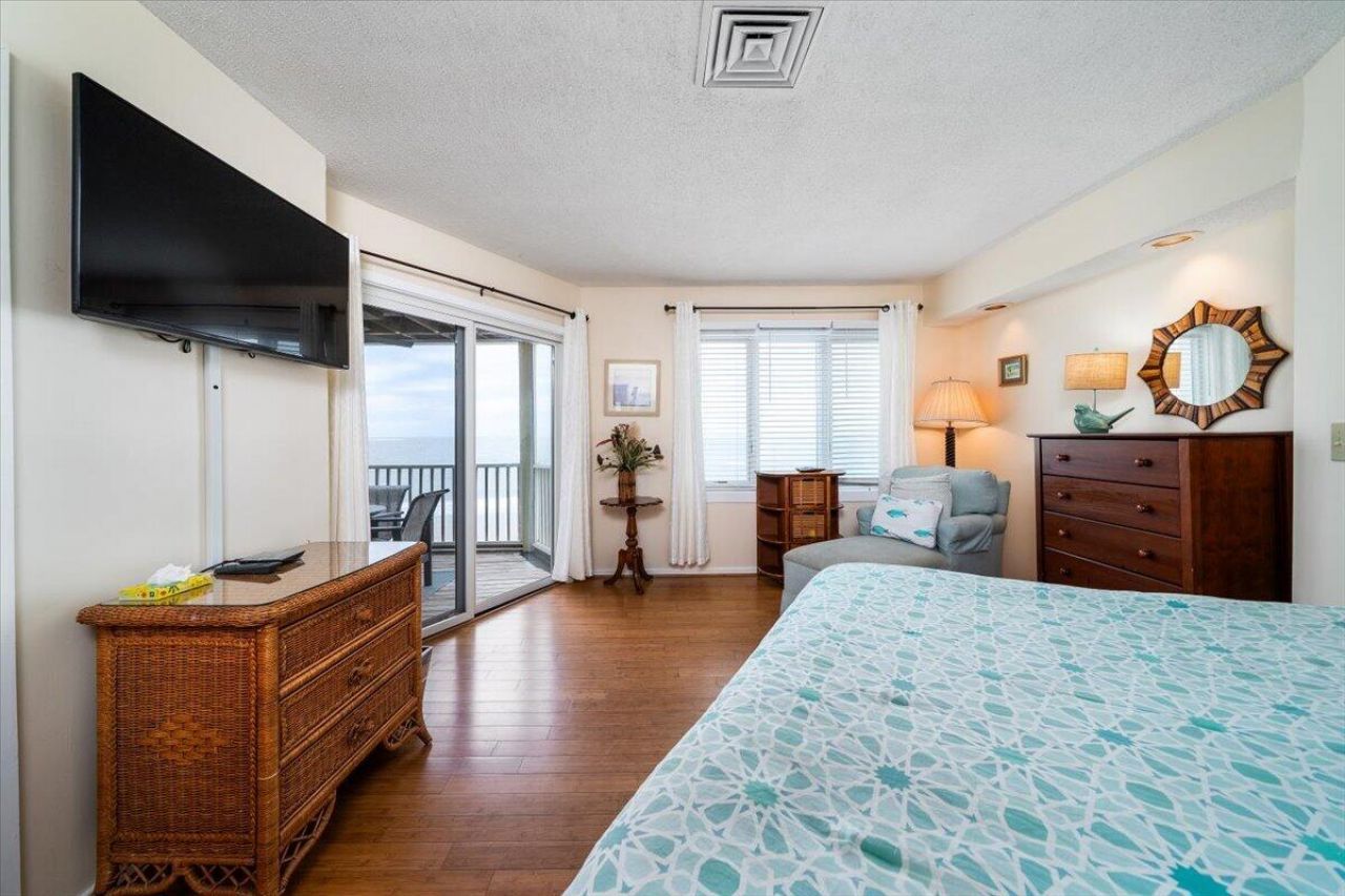 9000 Palmetto Dr Photo 13