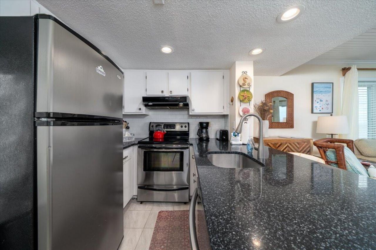 9000 Palmetto Dr Photo 7