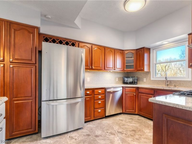 924 E Schaaf Road, Brooklyn Heights, OH 44131 Photo 12
