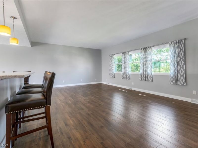 924 E Schaaf Road, Brooklyn Heights, OH 44131 Photo 4