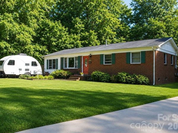 1122 Zion Court, Charlotte, NC 28209