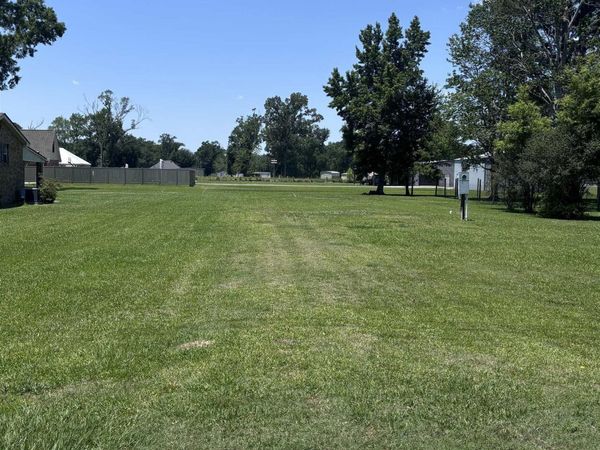 13389 Leblanc Rd, Gonzales, LA 70737