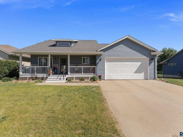 2612 E Sunrise Ct, Brandon, SD 57005