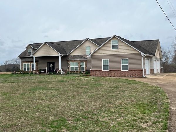 3100 Old McKenzie Hwy , Henry, TN 38231