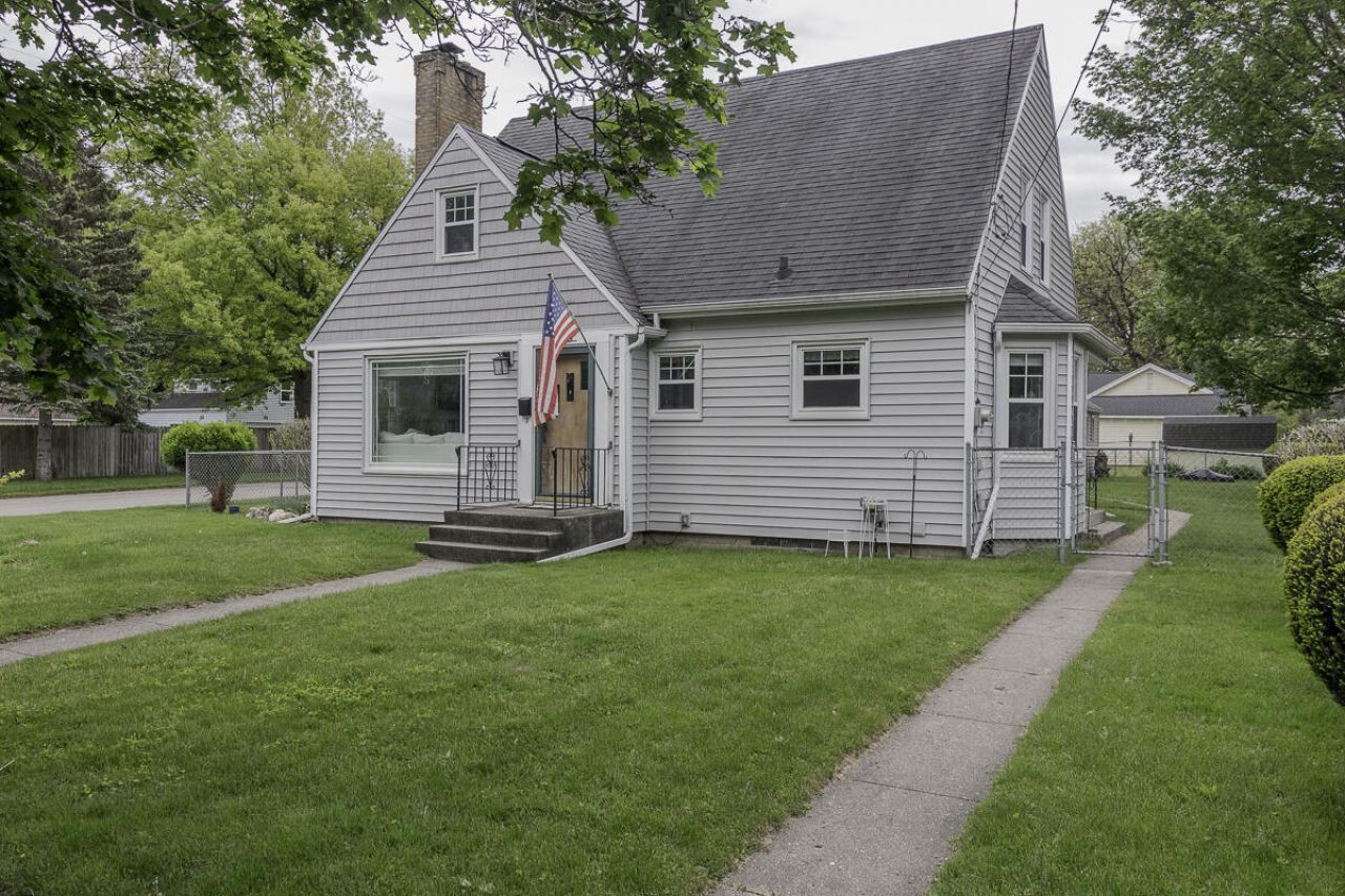 1334 Homecrest Avenue, Kalamazoo, MI 49001 Main Photo