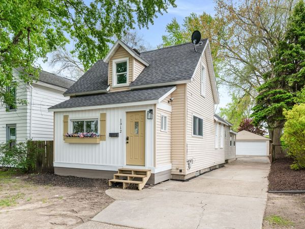 1312 Crosby Street NW, Grand Rapids, MI 49504