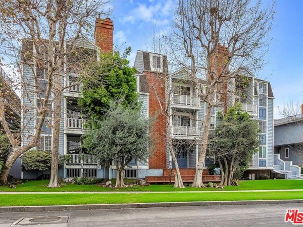11667 Gorham Avenue, Unit 203, Los Angeles, CA 90049
