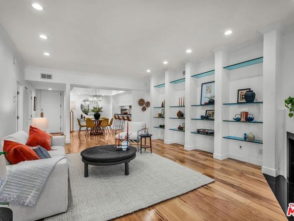 11667 Gorham Avenue, Unit 203, Los Angeles, CA 90049