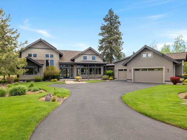 61636 Hosmer Lake Drive, Bend, OR 97702